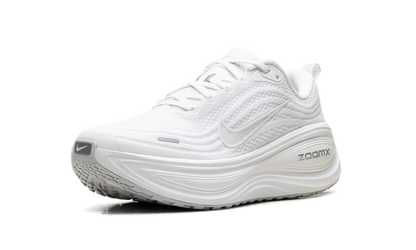 Vomero Plus WMNS"Triple White" HV8154 102