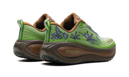 Vomero Plus WMNS"Doernbecher" IO7687 921