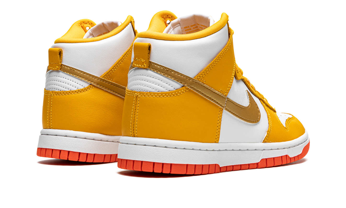 DUNK HIGH MNS WMNS"University Gold" DQ4691 700