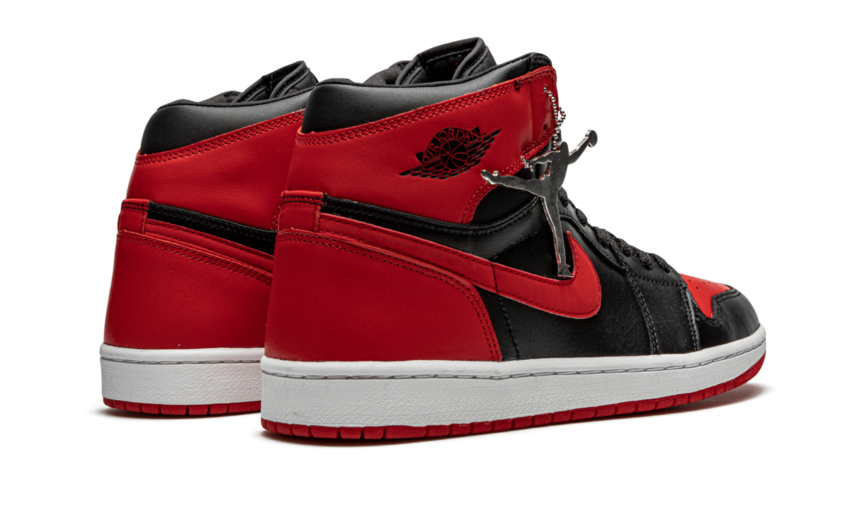 1 Retro Mid "2001 - Bred" 136066 061