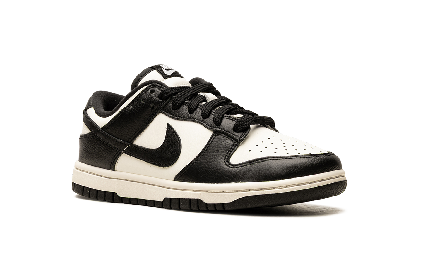 Dunk Low SE WMNS"Cherry Charms - Panda" HQ7487 100