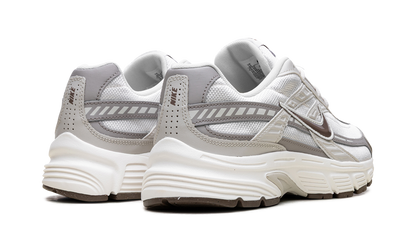 Initiator WMNS"Phantom Light Bone Sail Mink Brown" IB4339 001